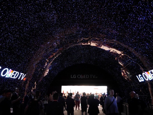 lg oled tunnel (3)