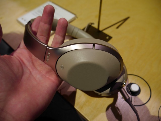 sony mdr-1000x (2)