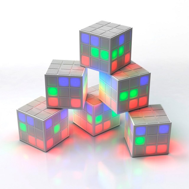 portable-bluetooth-led-speaker-rubiks-soundcube_04