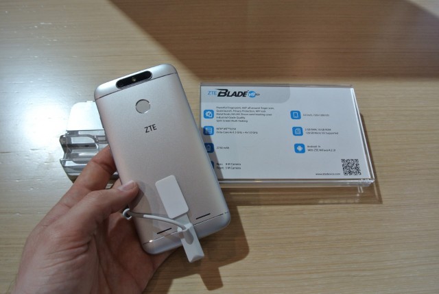 ZTE Blade V8 LIte (2) (Large)