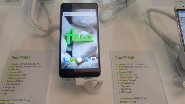 Fluo Smartphones (3)