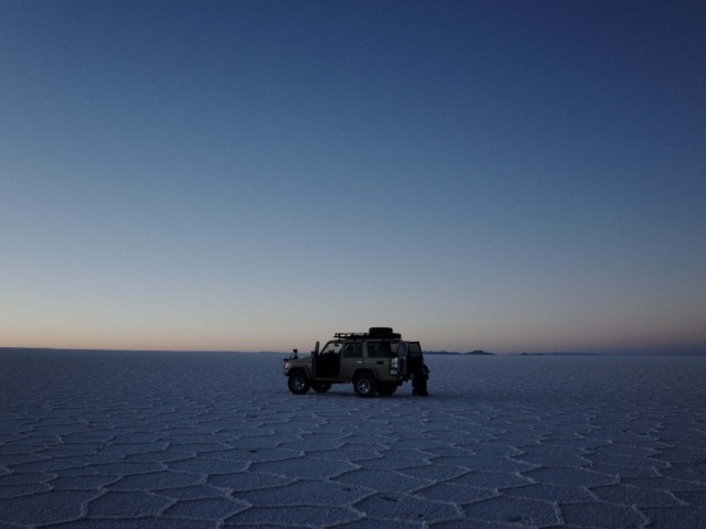 Scenery-Salt-Flats-Bolivia-full_282841-1024x768