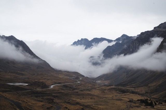 Scenery-Yungas-Road-Bolivia-full_282845-1024x682