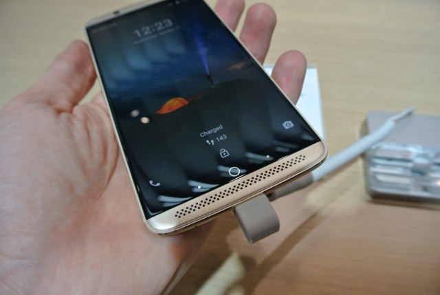 ZTE Axon 7 (3)