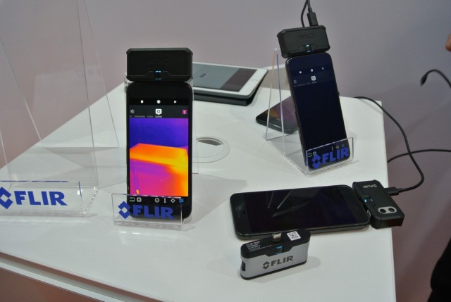 flir one mwc 2017 (1)