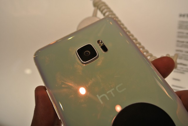 htc u ultra (1)