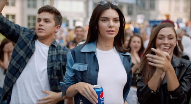 pepsi-ad-Kendall-Jenner-yomzansi-12