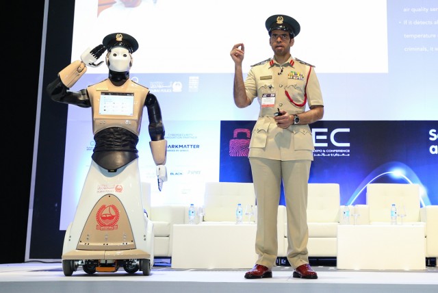 Robocop_Dubai-Police_03