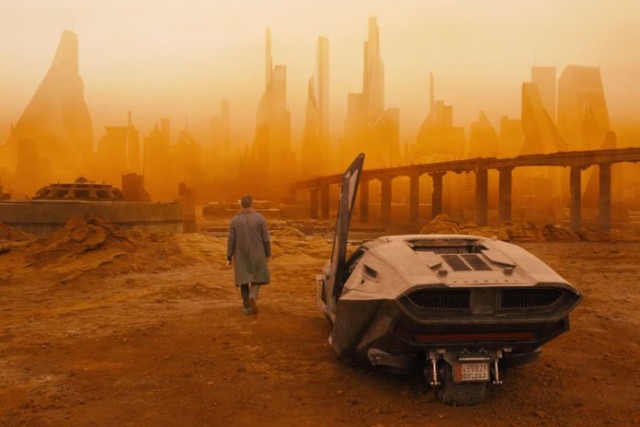 blade-runner-2049-696x464