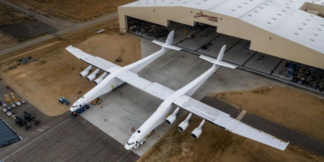 Stratolaunch aircraft