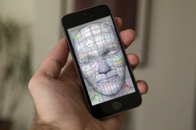 iphone-face-recognition