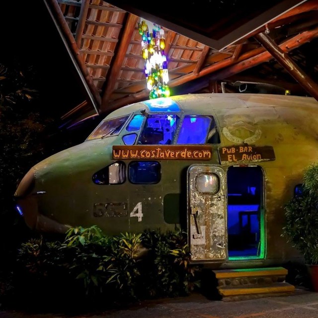 abandoned-CIA-Aircraft-unique-bar-02