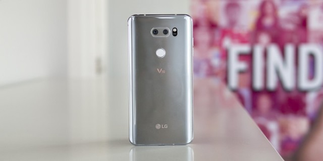 LG V30