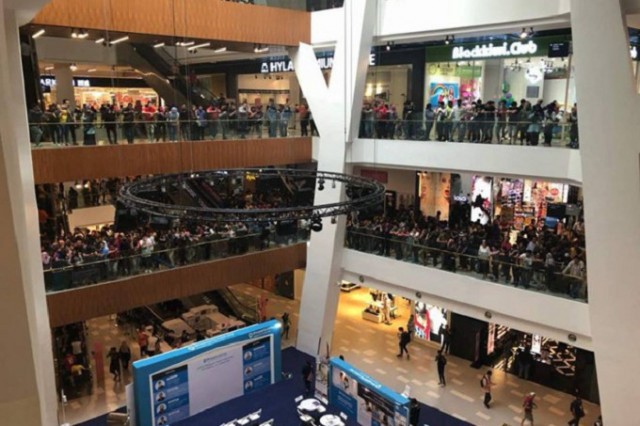 Malaysian-retailer-Switch-cancels-50-Apple-iPhone-5s-sale-after-getting-mobbed