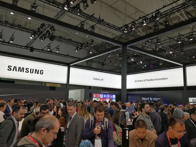 Samsung Booth Tour MWC 2k18 (11)