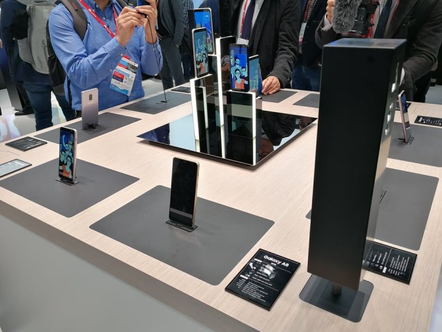 Samsung Booth Tour MWC 2k18 (9)