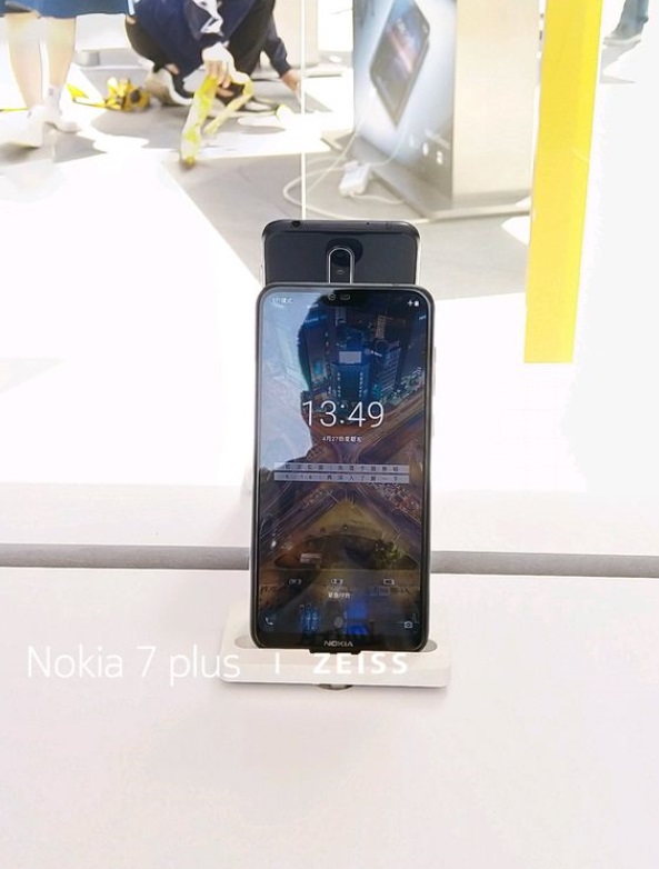 Nokia-notch-x6-4