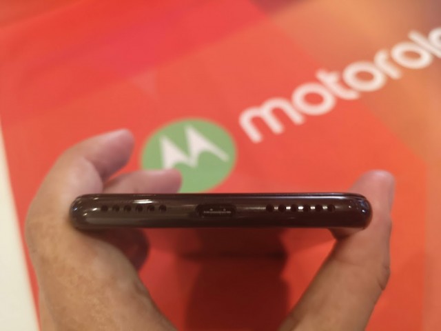 Motorola One - 02