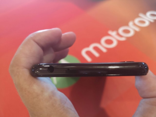 Motorola One - 03