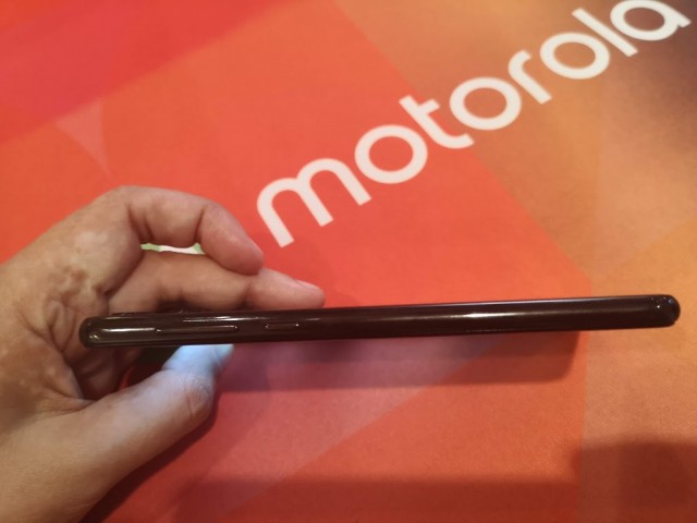 Motorola One - 05