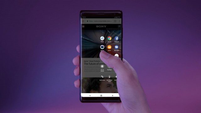 Xperia_XZ3_Front_Lifestyle_Side_sense