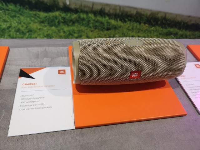 JBL Charge4