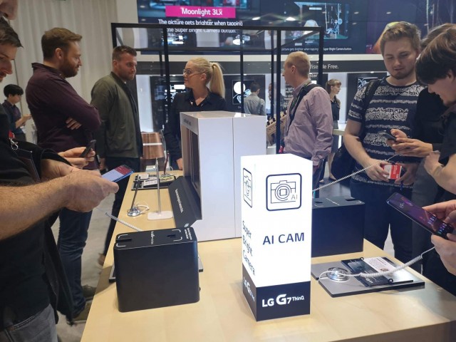 lg ifa 2018 booth (1)