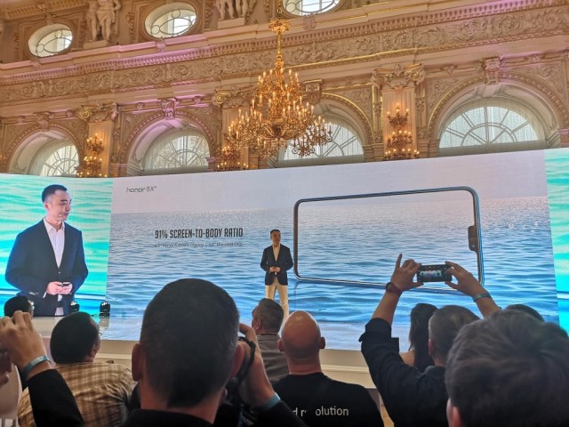 Honor-8X-prague-launch-04