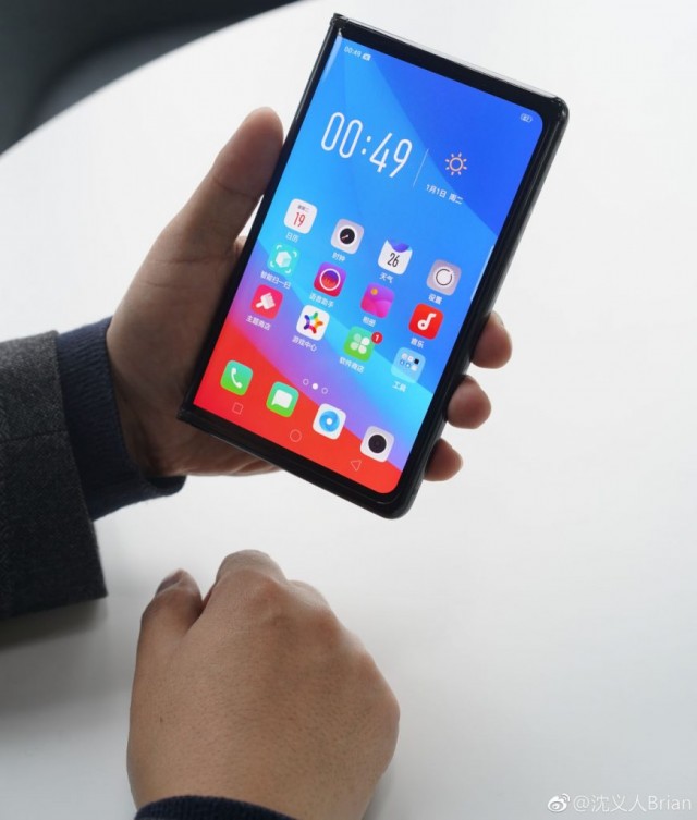 OPPO-foldable-phone-3