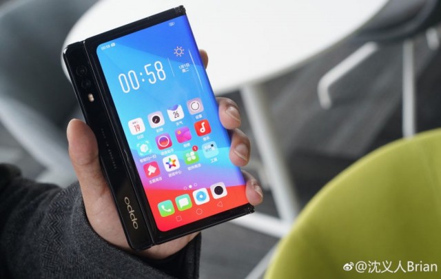 OPPO-foldable-phone-4