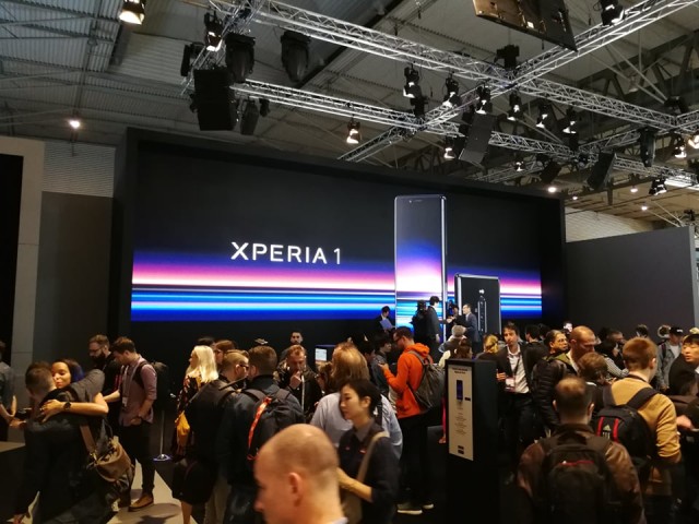 Xperia 1 hands-on 01