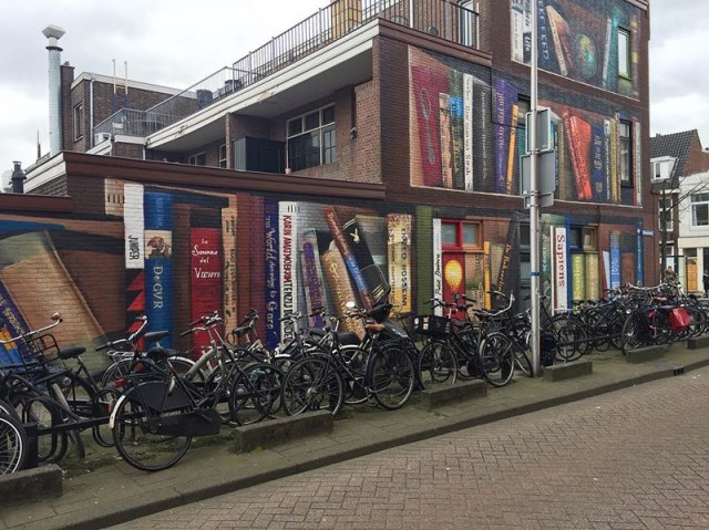 giant-3d-bookshelf-street-art-by-jan-is-de-man-and-deef-feed-5