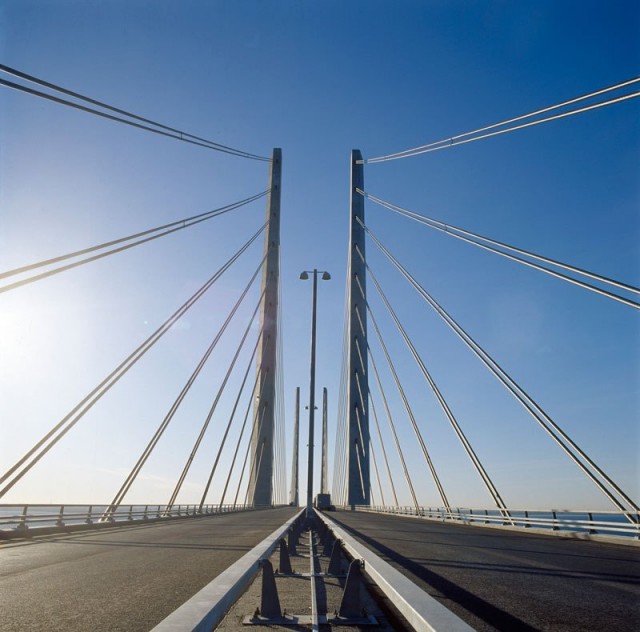 oresund-bridge-tunnel-connects-denmark-and-sweden-5