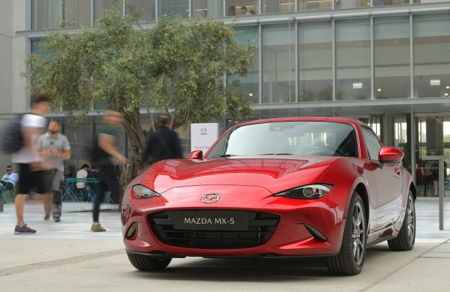 Mazda_Greece_01