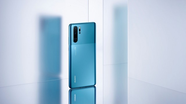 P30 Pro_lifestyle_acrylic_blue_JPG_20190829