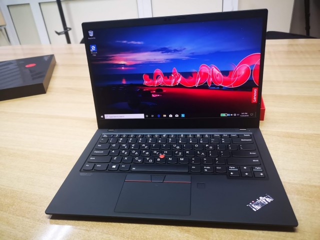 Lenovo ThinkPad X1 Carbon03