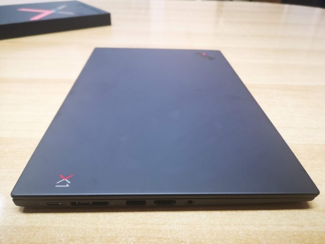 Lenovo ThinkPad X1 Carbon06