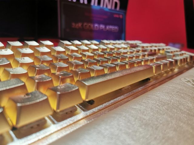 Gold-Plated-Adata-Keyboard-640x480.jpg