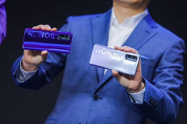 honor30pro-l-640x427.jpg