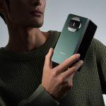 1MKT_Mate X3_KSP Shot_Lifestyle-Dark Green_JPG_16-9_20230323
